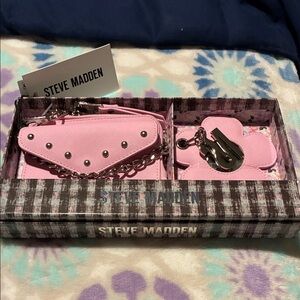 Steve Madden Pink Key & Card Holder Gift Set